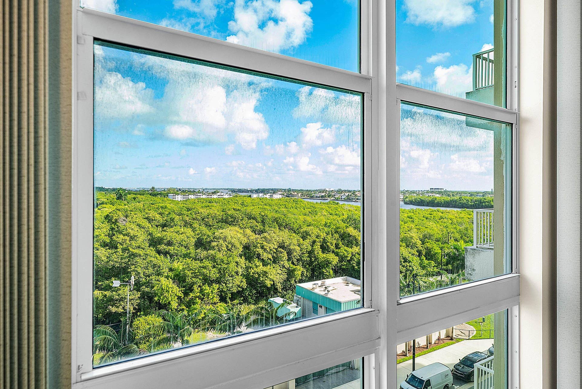 032-700EastBoyntonBeachBoulevard-710-Boy