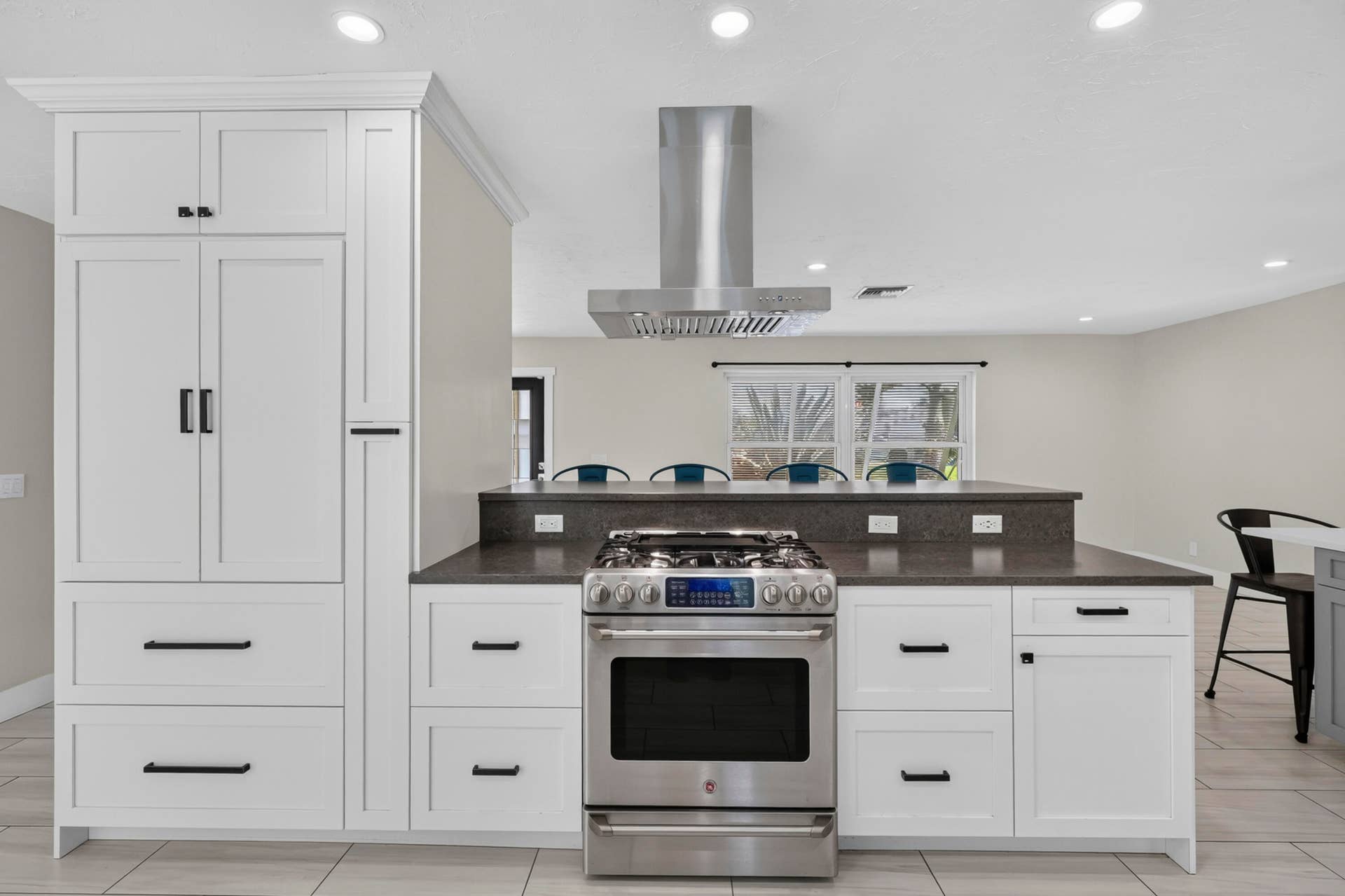 Kitchen With Gas Appliances
