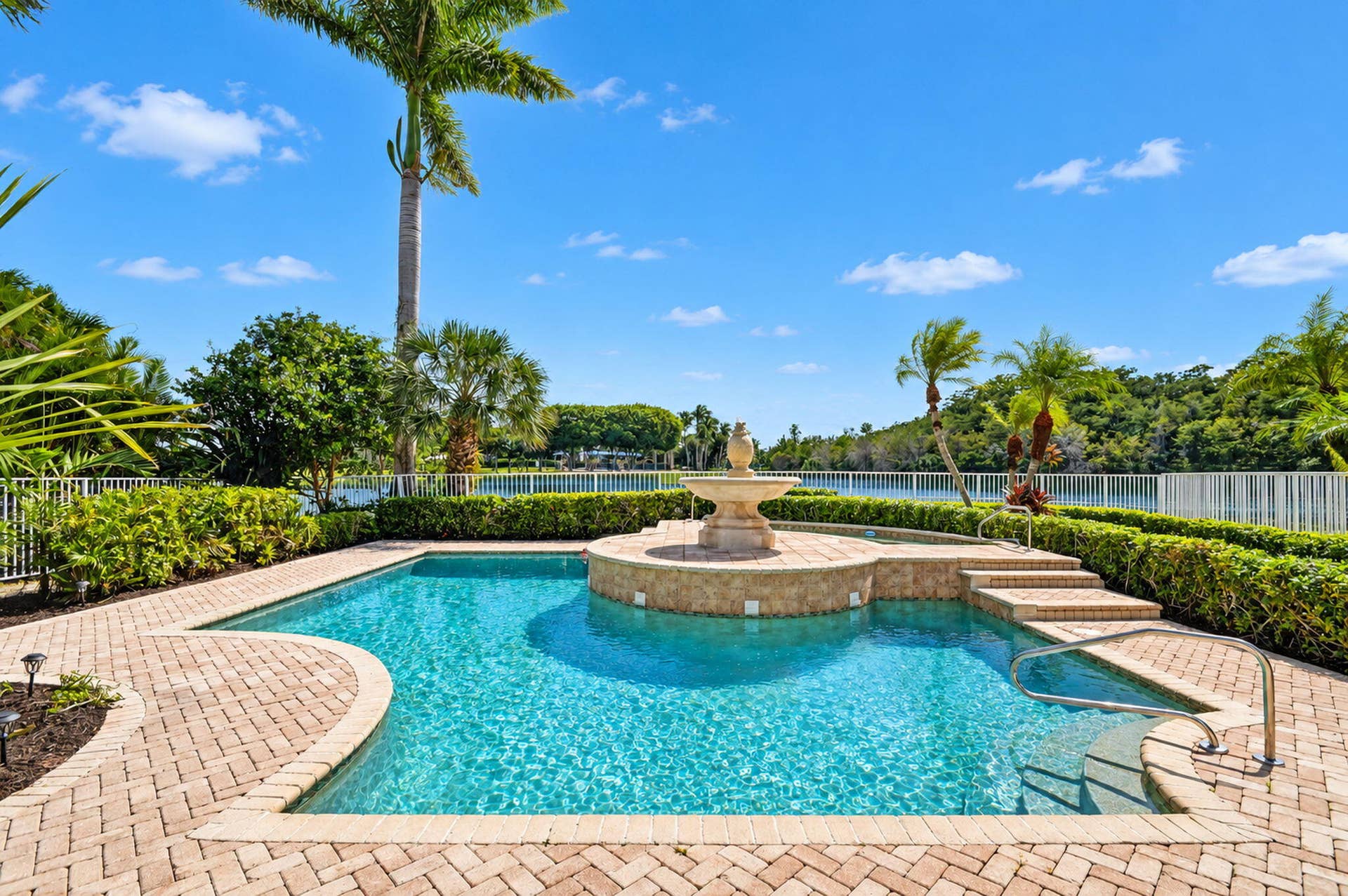 2286 Merriweather Way (37)