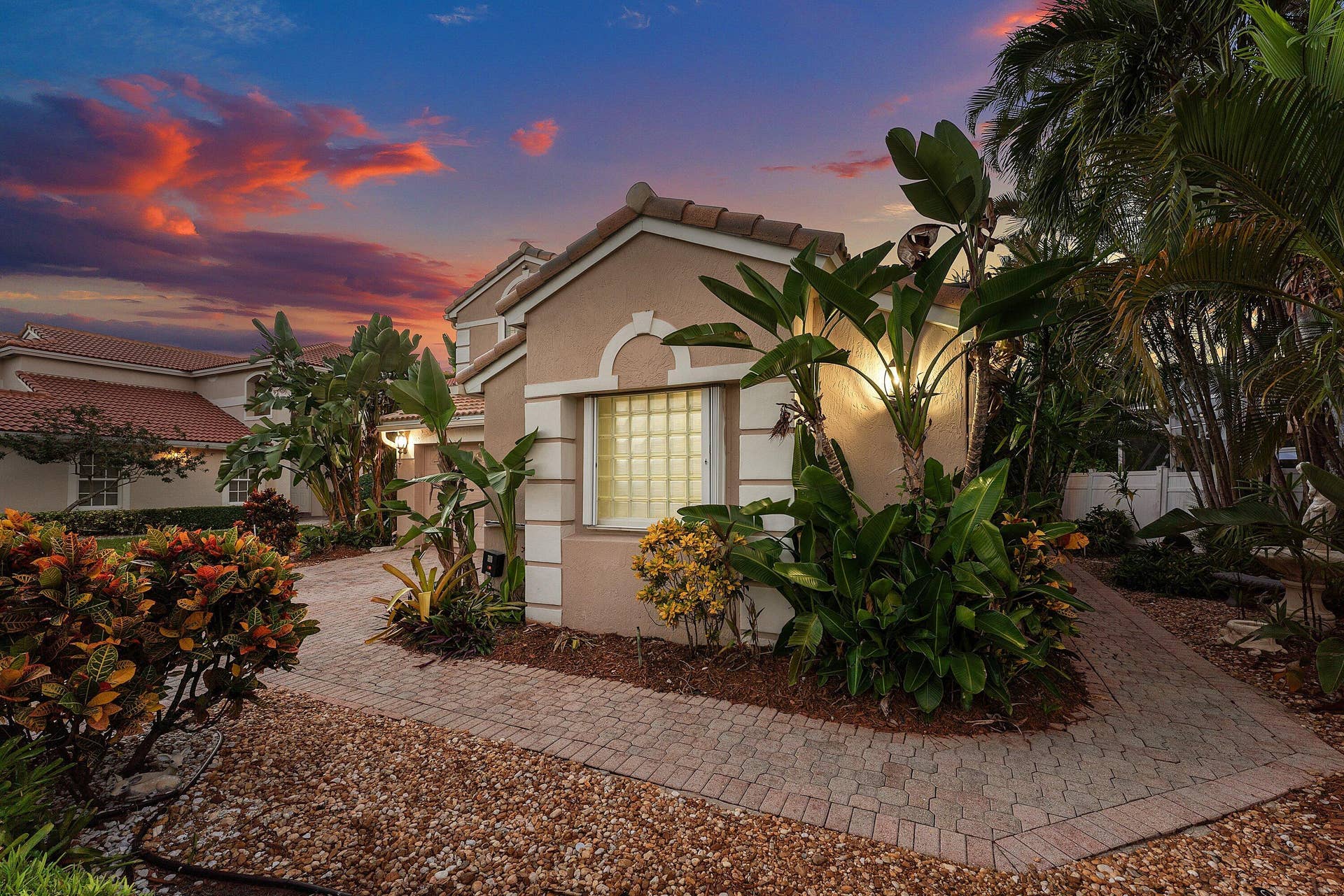 069-6486BravaWay-BocaRaton-FL-33433-SMAL
