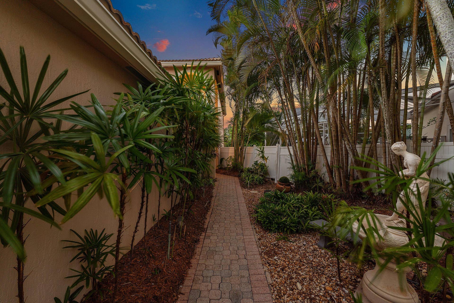 070-6486BravaWay-BocaRaton-FL-33433-SMAL