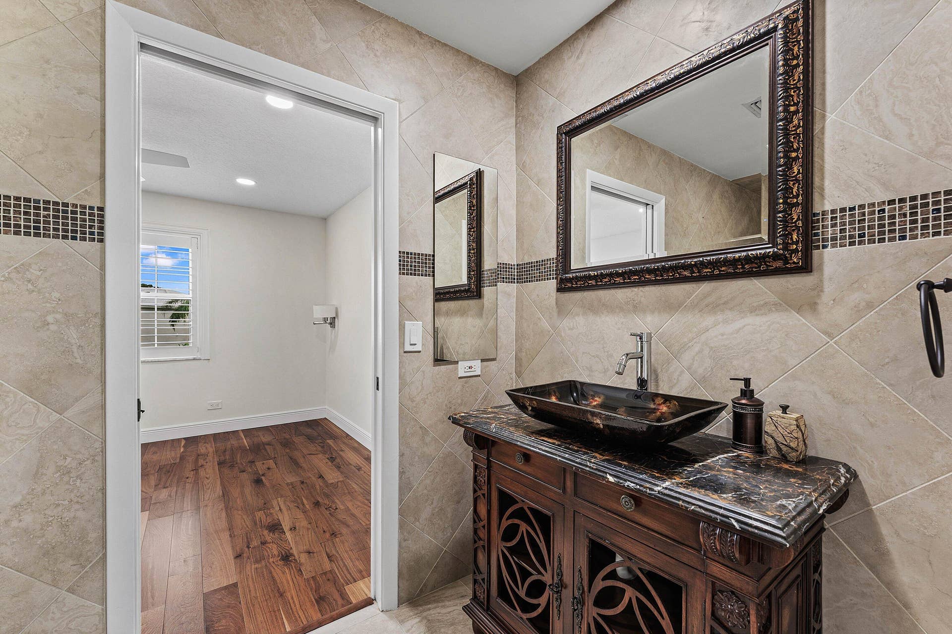 033-6486BravaWay-BocaRaton-FL-33433-SMAL