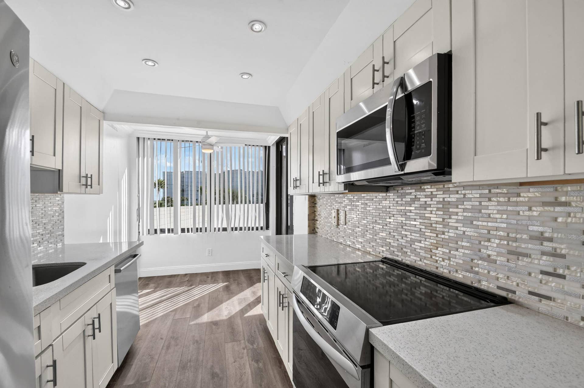 3589 S OCEAN Boulevard, #303, South Palm Beach, FL 33480 29-web-or-mls-DSC_1371