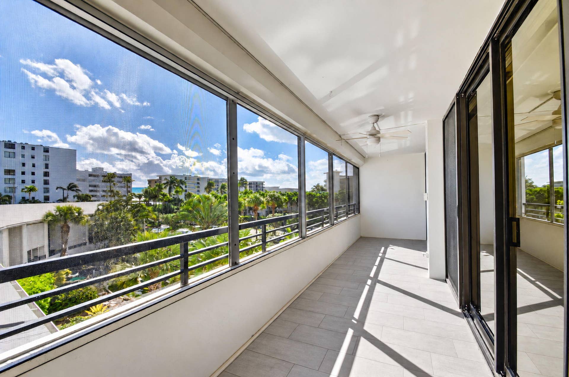 3589 S OCEAN Boulevard, #303, South Palm Beach, FL 33480 37-web-or-mls-DSC_1421(1)