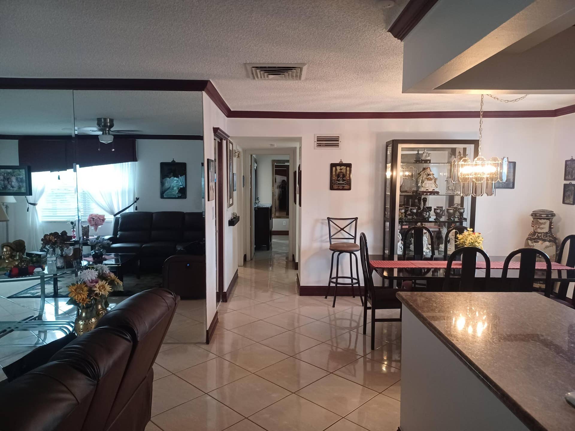 entry to condo