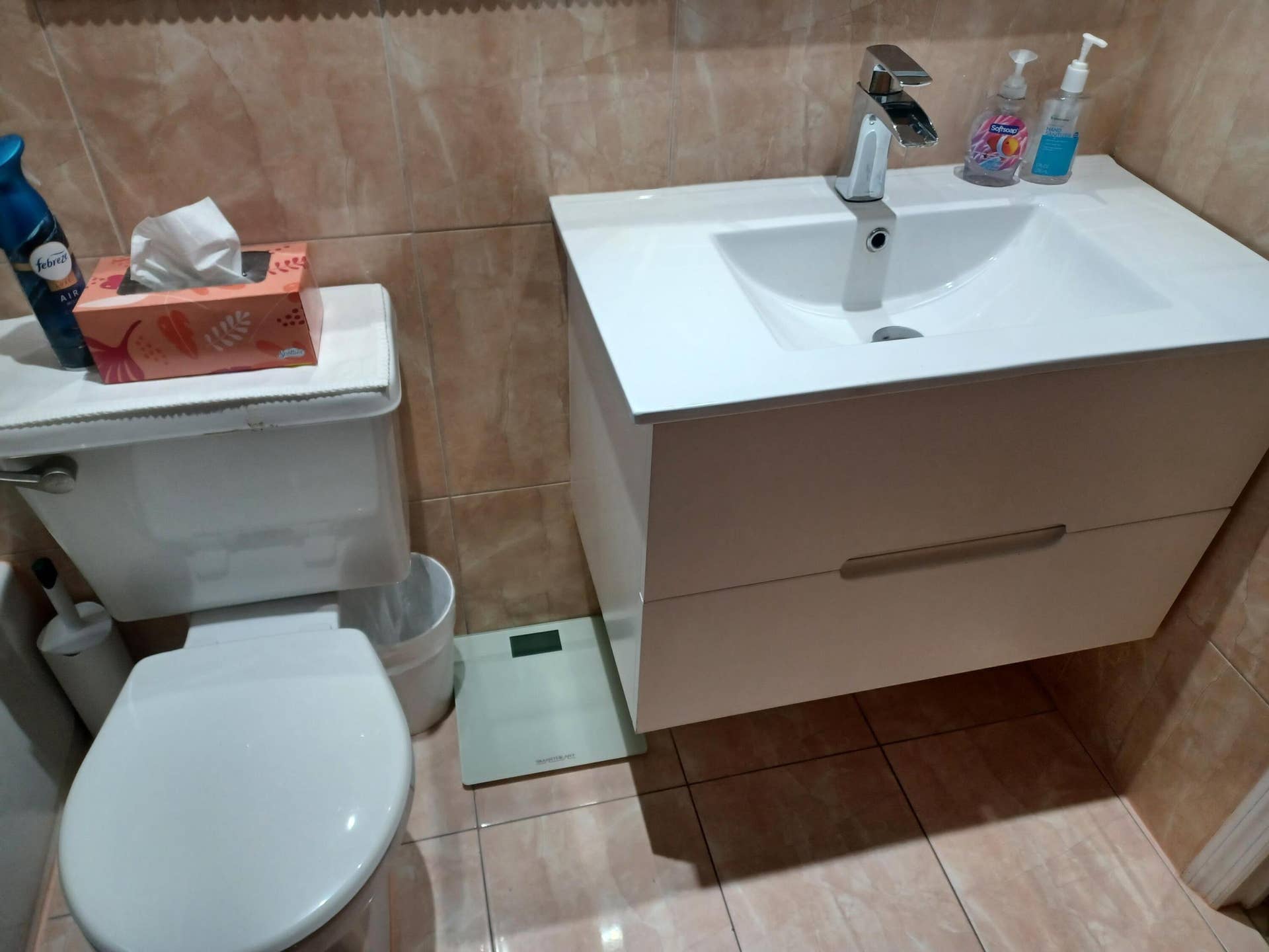 bathroom 2 vanity