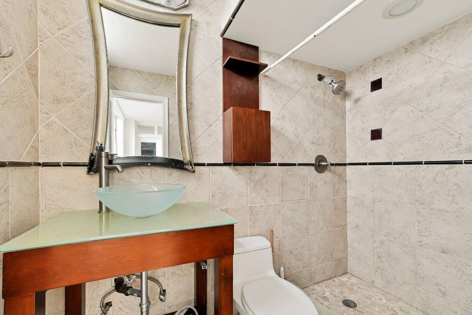 5700 NW 2ND Avenue, #405, Boca Raton, FL 33487 Bathroom
