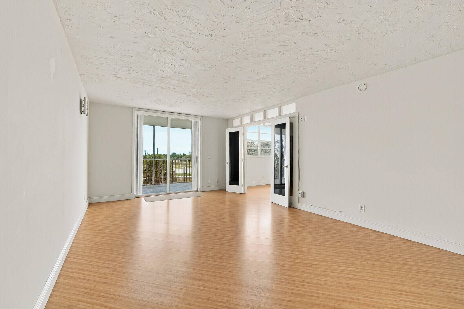5700 NW 2ND Avenue, #405, Boca Raton, FL 33487 Living Room