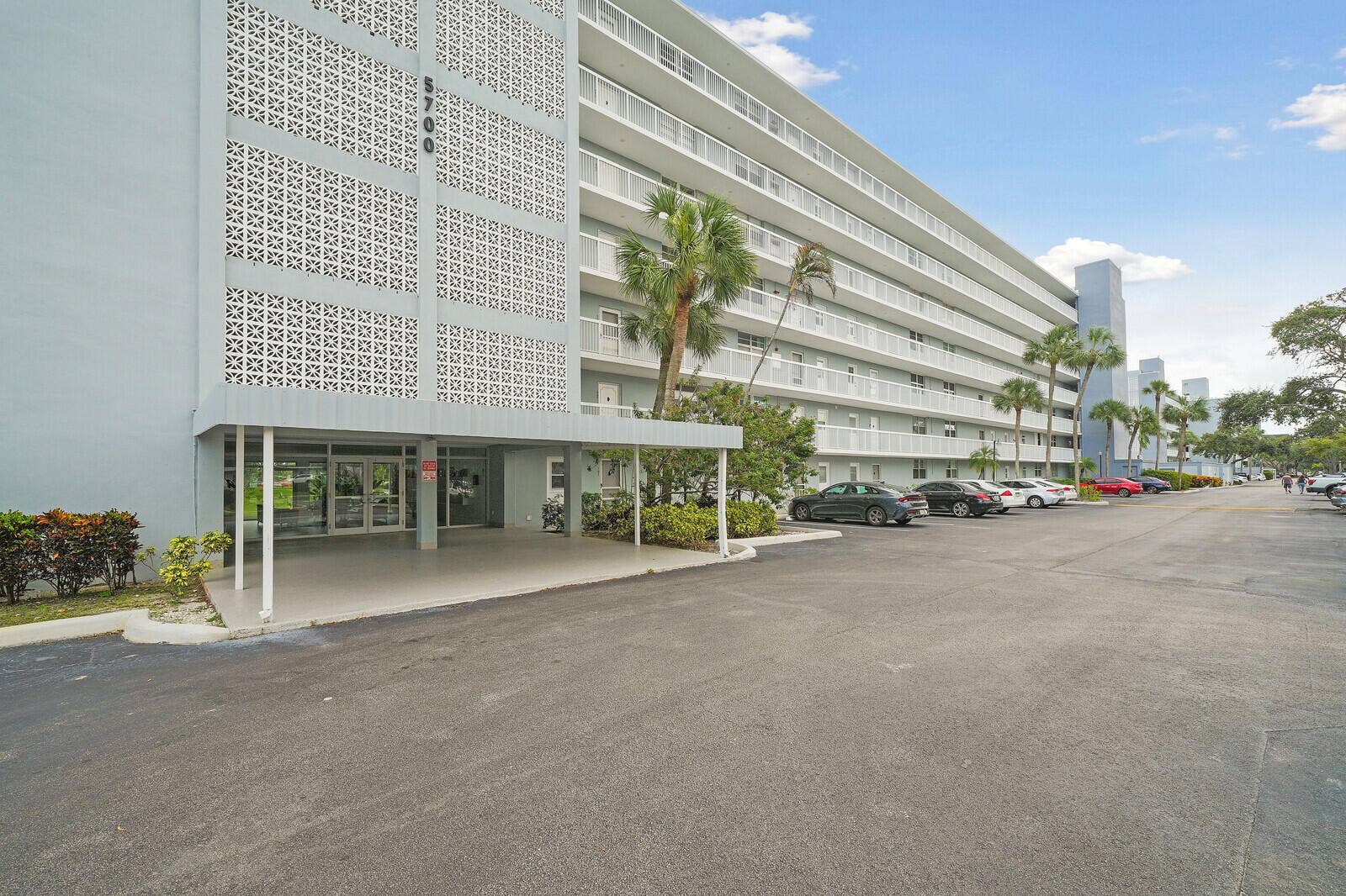5700 NW 2ND Avenue, #405, Boca Raton, FL 33487 Building Exterior