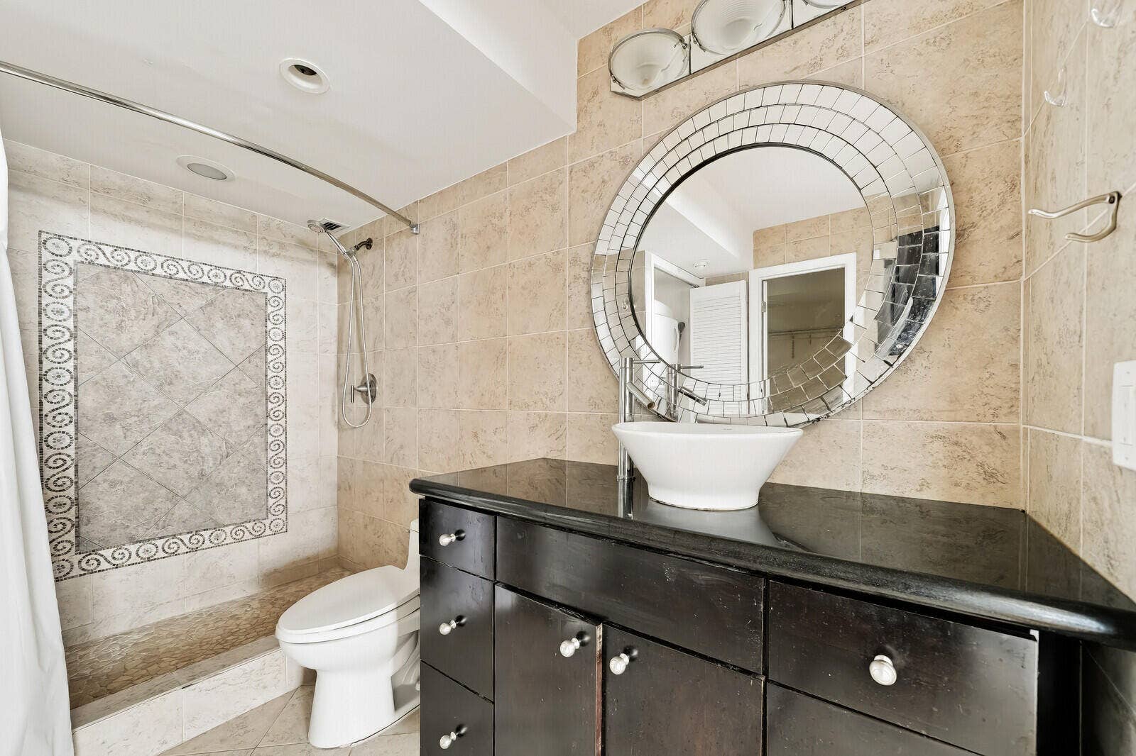 5700 NW 2ND Avenue, #405, Boca Raton, FL 33487 Bathroom