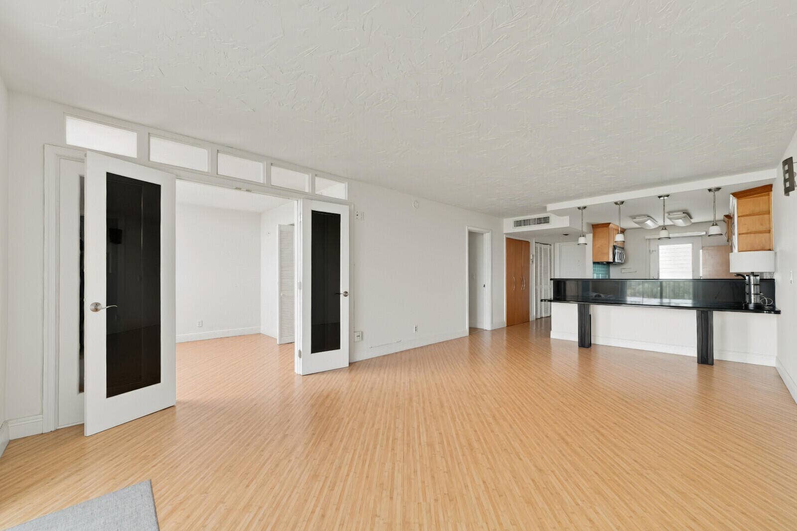 5700 NW 2ND Avenue, #405, Boca Raton, FL 33487 Living Room/Dining Area