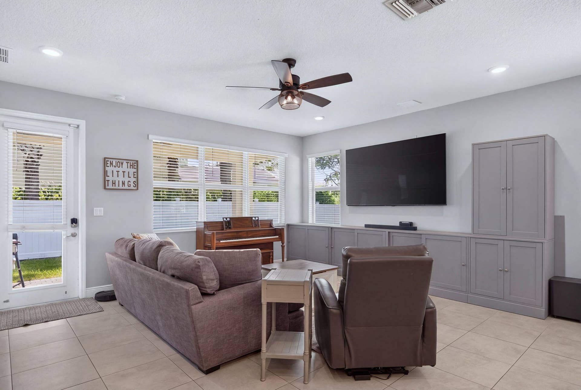 15-web-or-mls-8-web-or-mls-4080 Rosa Dr_