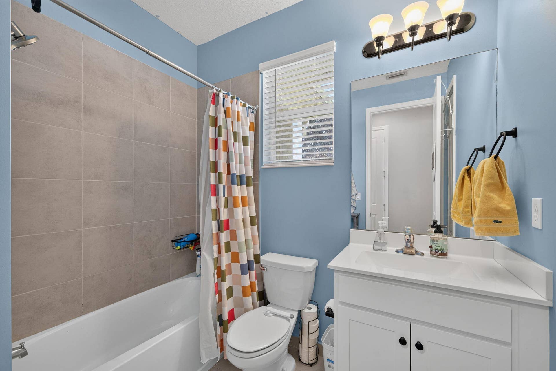 28-web-or-mls-4080 Rosa Dr_MEDIA360VR-33