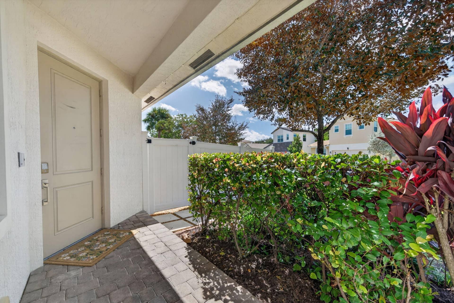 6-web-or-mls-4080 Rosa Dr_MEDIA360VR-5