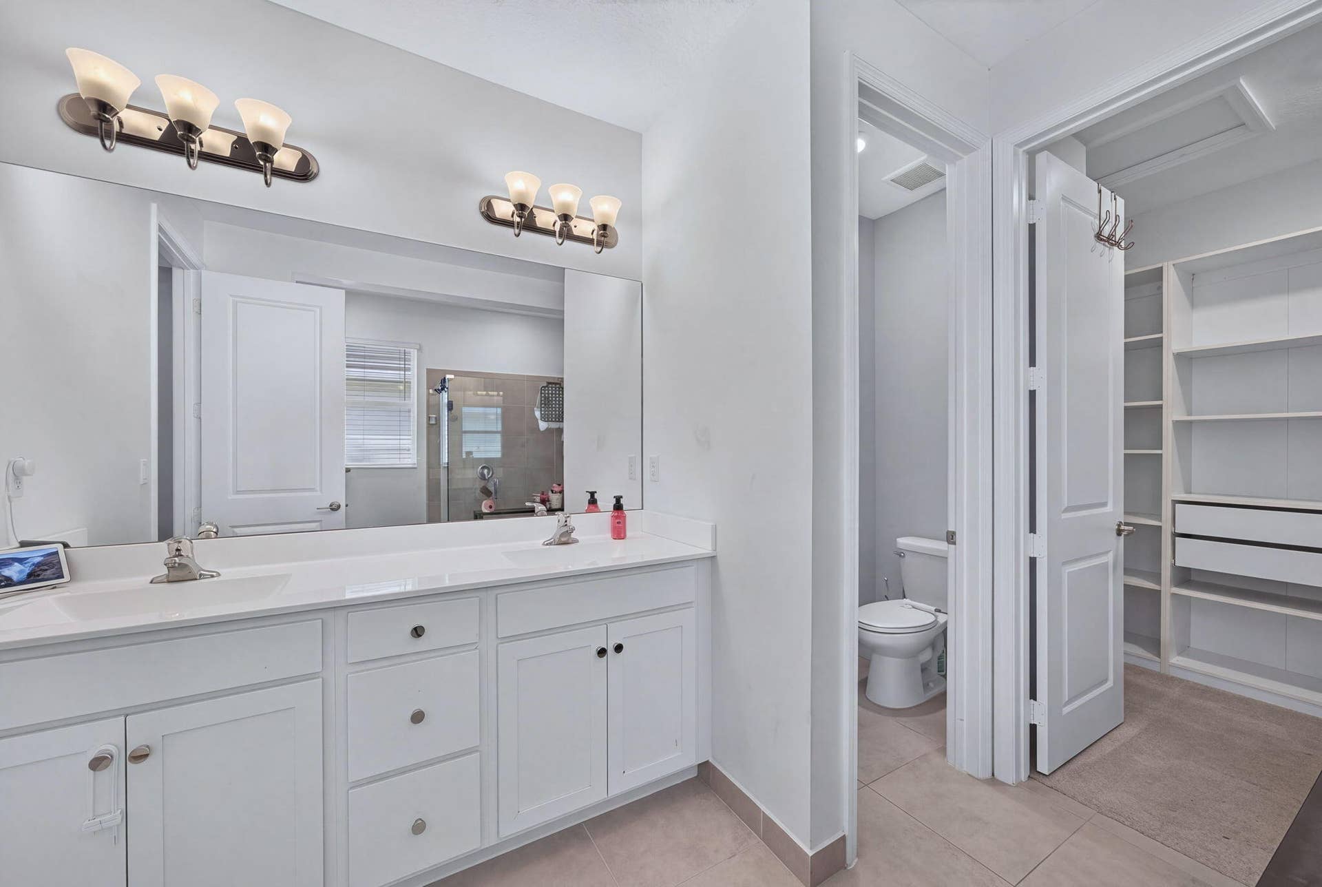 22-web-or-mls-22-web-or-mls-4080 Rosa Dr