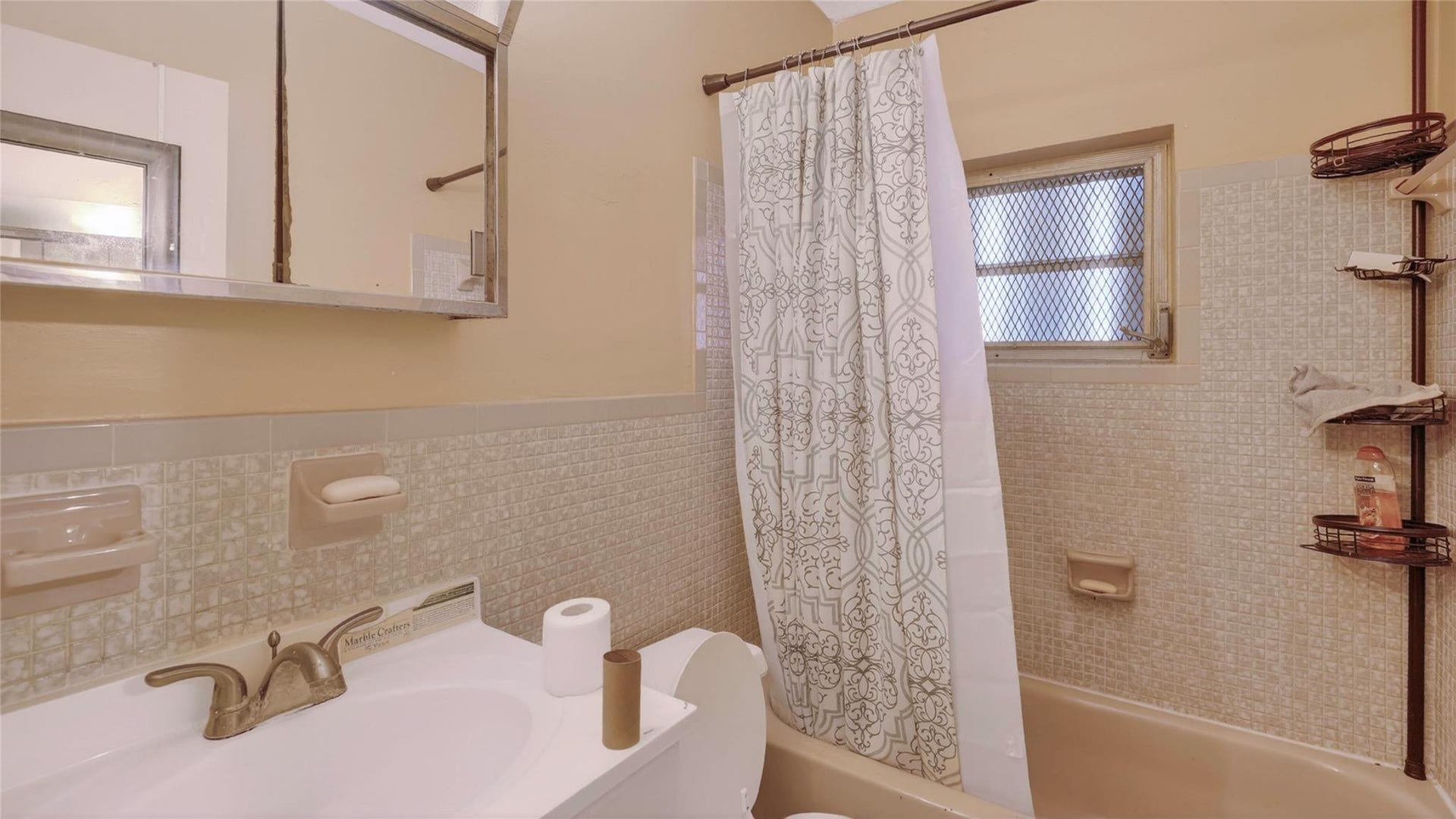 154 NW 67TH Street, Miami, FL 33150 Bathroom In Efficency Unit