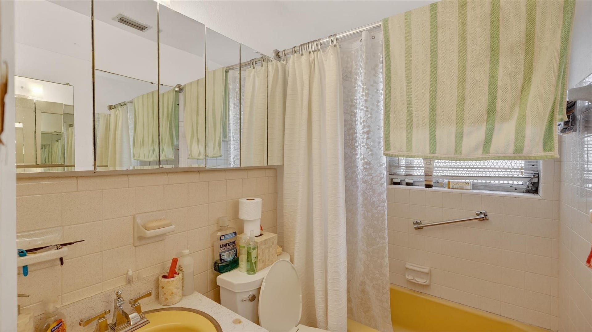 154 NW 67TH Street, Miami, FL 33150 Bathroom