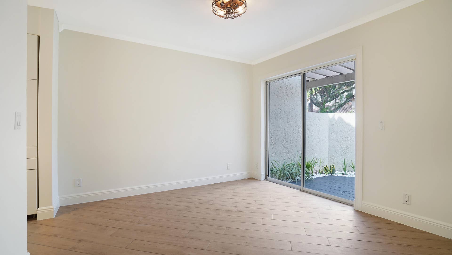 5222 Majorca Club Drive, Boca Raton, FL 33486 Dining Room with Side Patio