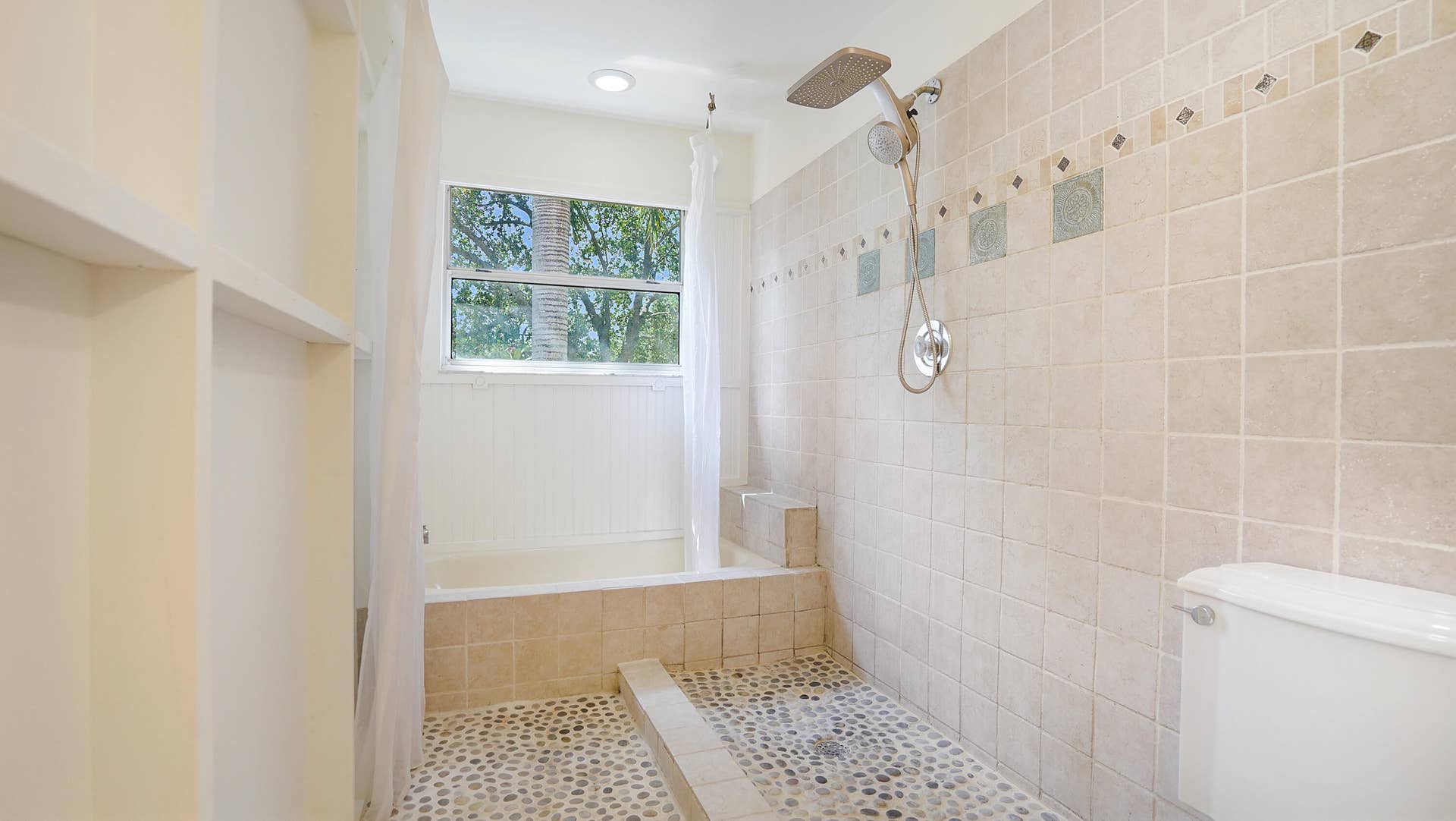 5222 Majorca Club Drive, Boca Raton, FL 33486 Primary Shower / Tub