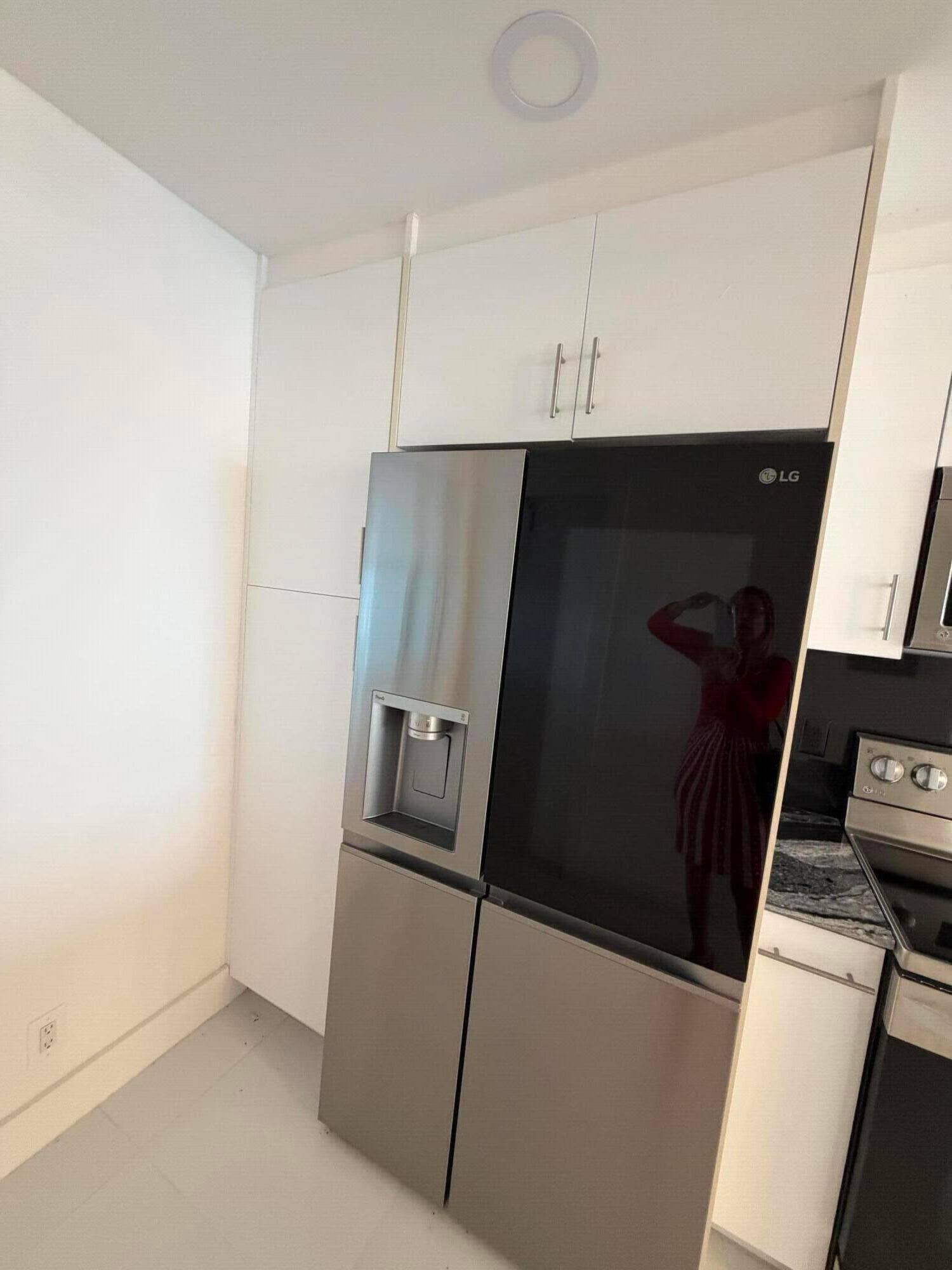 1012 N OCEAN Boulevard, #1607, Pompano Beach, FL 33062 Fridge