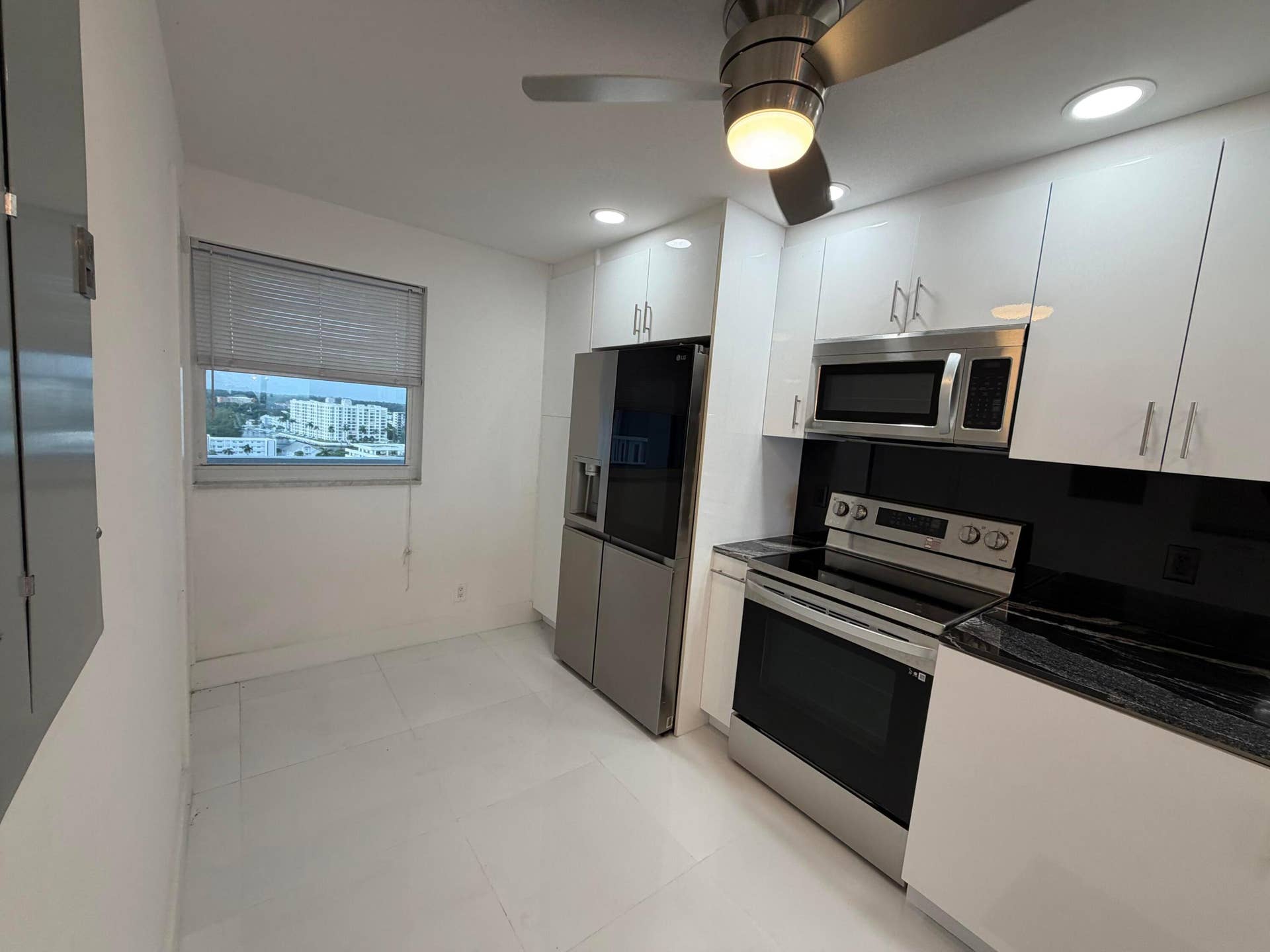 1012 N OCEAN Boulevard, #1607, Pompano Beach, FL 33062 IMG_0282