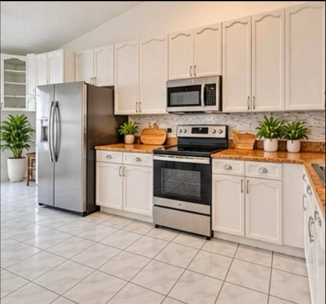 5105 Arbor Glen Circle, Greenacres, FL 33463 5105 Arbor Glen Cir, Lake Worth kitchen