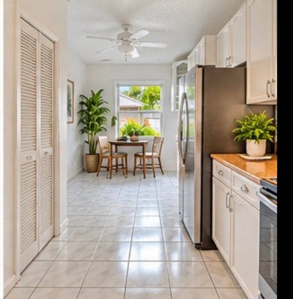 5105 Arbor Glen Circle, Greenacres, FL 33463 5105 Arbor Glen Cir, Lake Worth kitchen