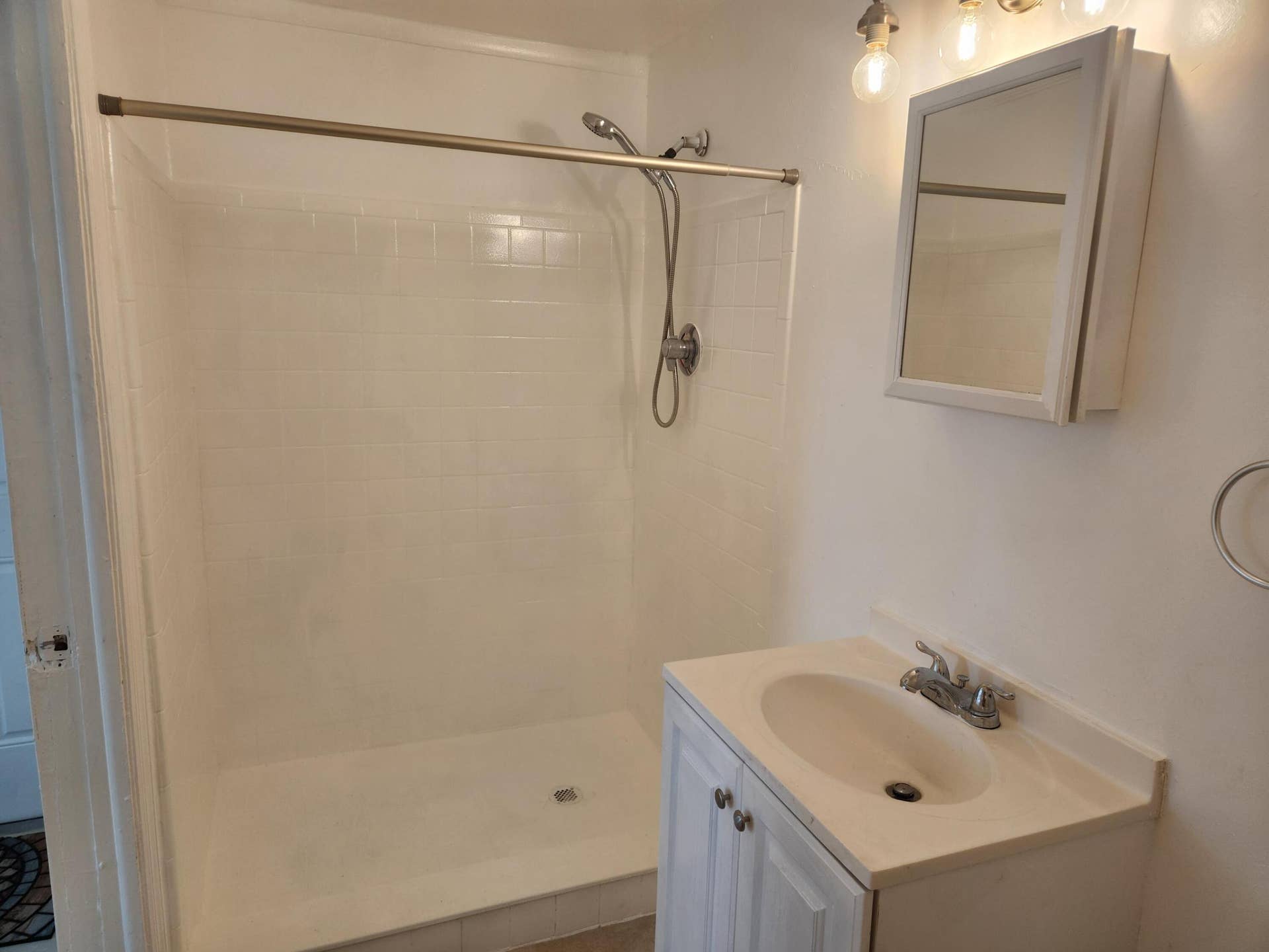 1688 W 10th Street, Riviera Beach, FL 33404 1000031461