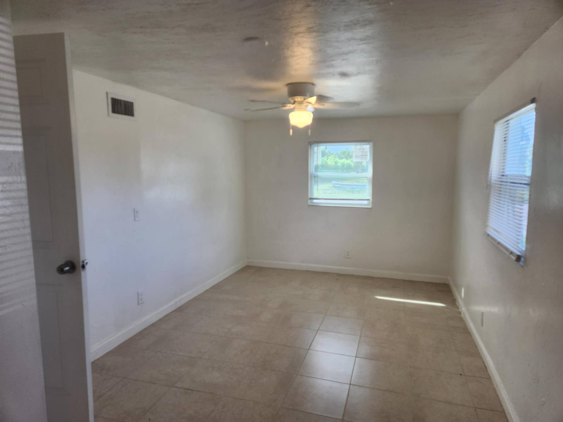 1688 W 10th Street, Riviera Beach, FL 33404 1000031463