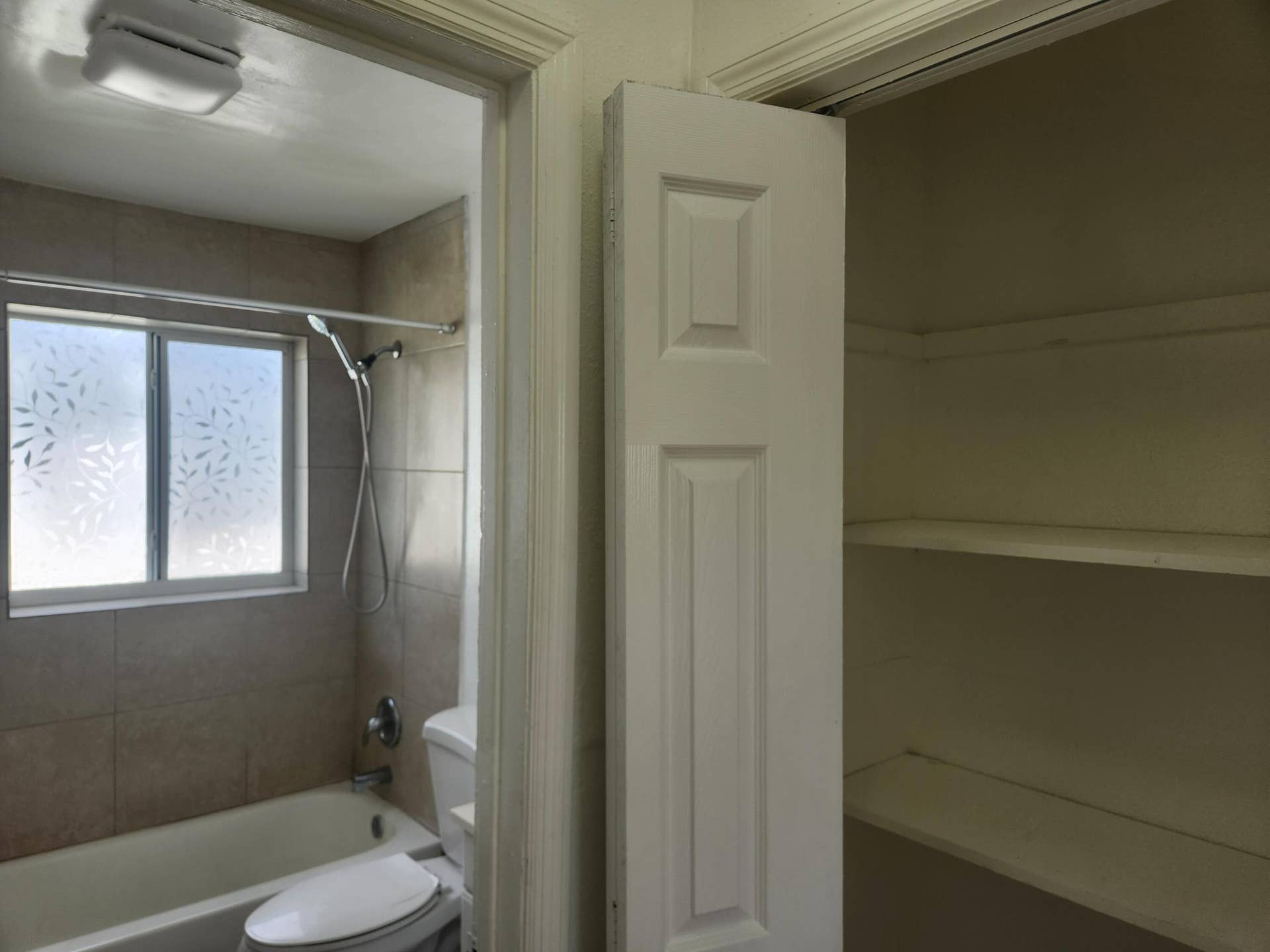 1688 W 10th Street, Riviera Beach, FL 33404 1000031490