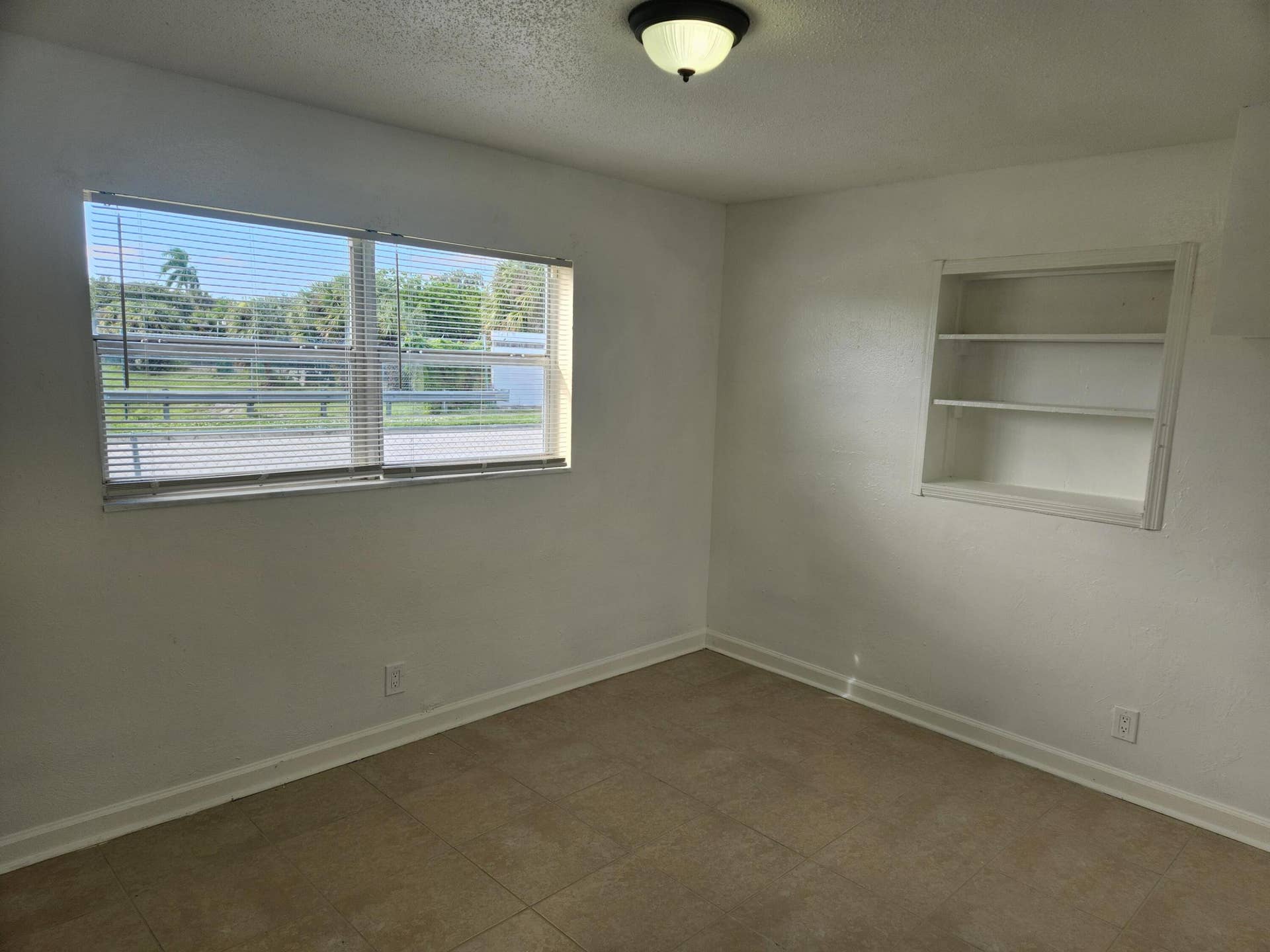 1688 W 10th Street, Riviera Beach, FL 33404 1000031453