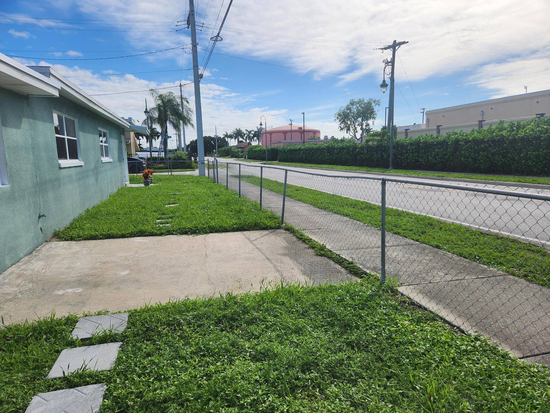 1688 W 10th Street, Riviera Beach, FL 33404 1000031464