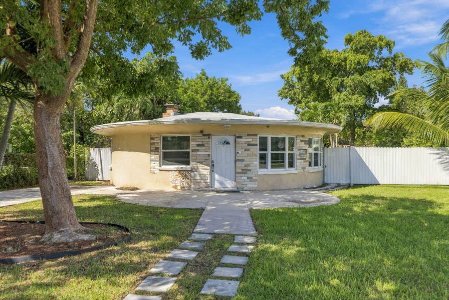 Property photo for 6100 Hayes Street, Hollywood, FL