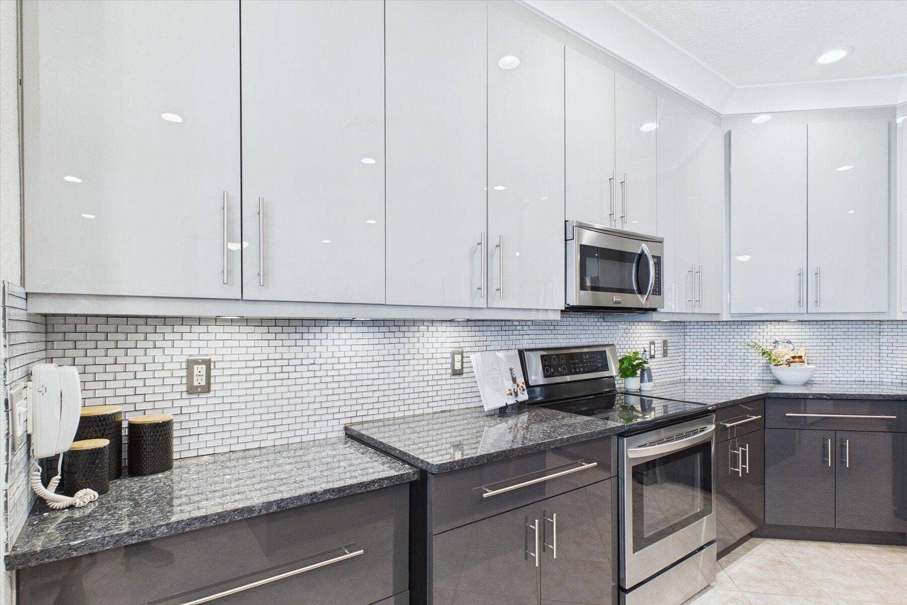 12776 CORAL LAKES Drive, Boynton Beach, FL 33437 Designer Backsplash