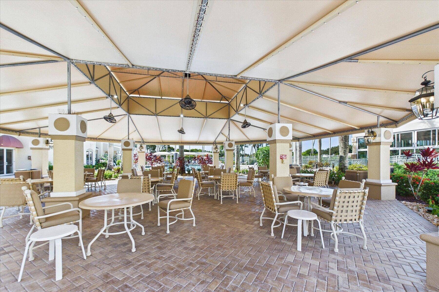 12776 CORAL LAKES Drive, Boynton Beach, FL 33437 Patio Dining