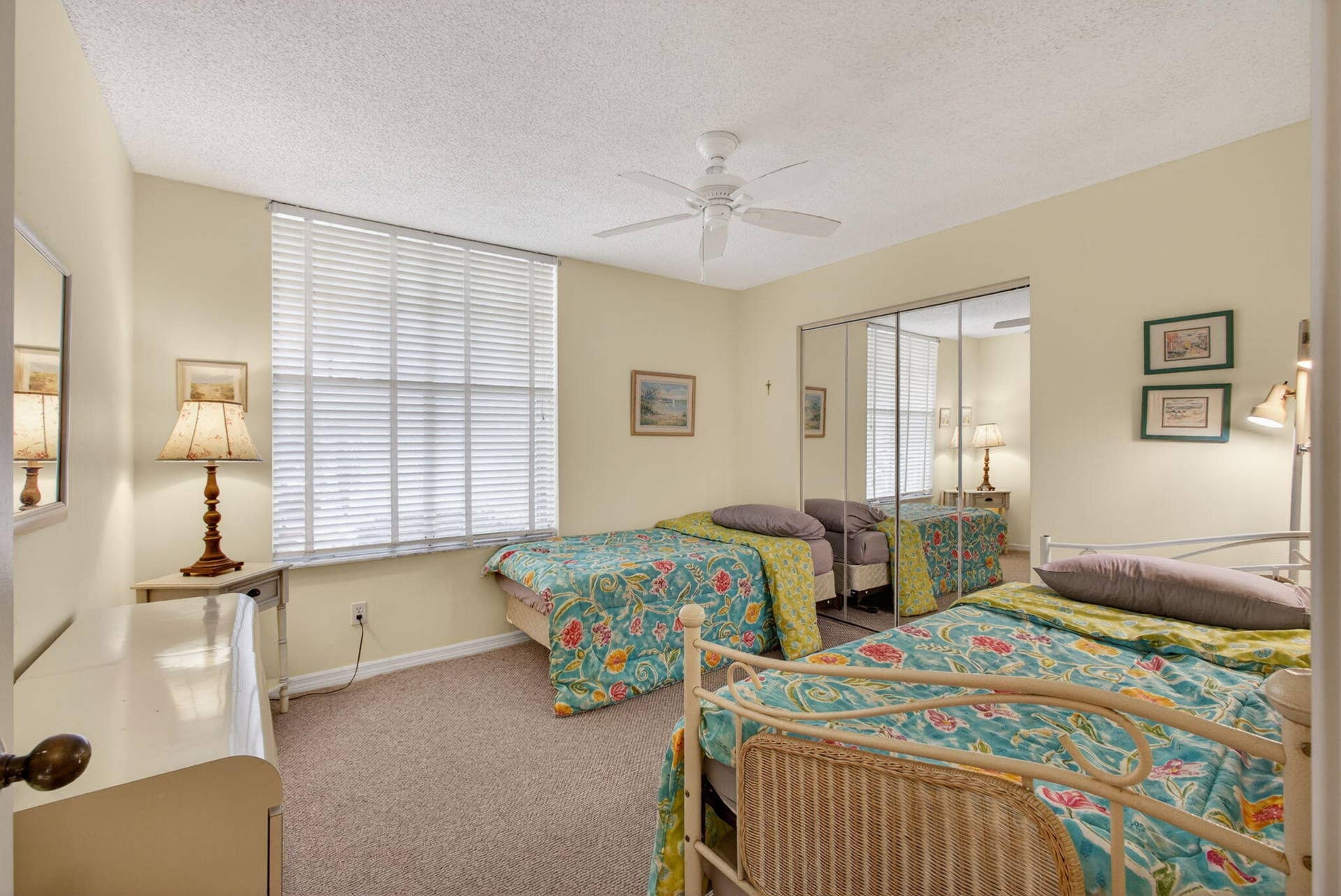 2nd bedroom