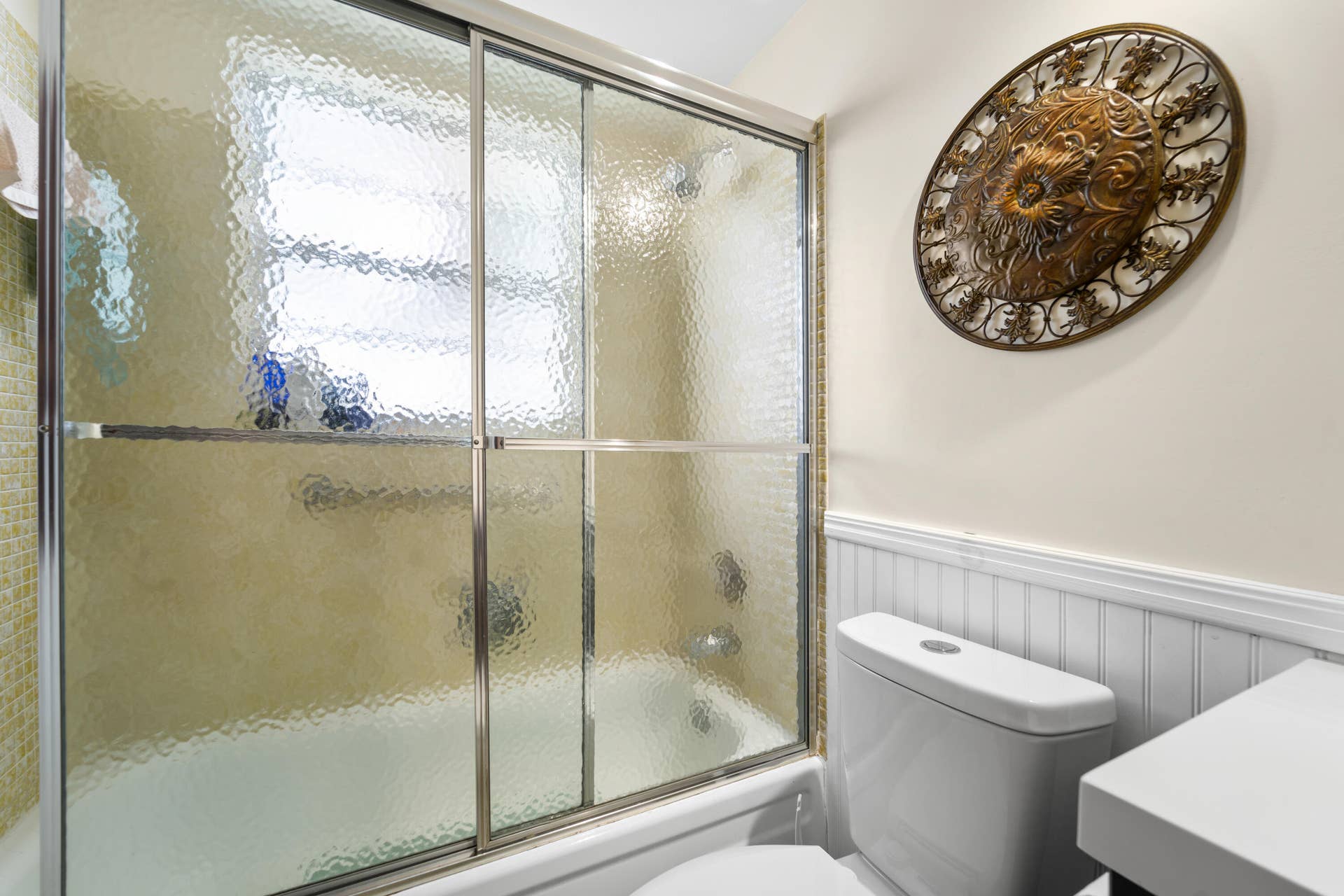 156 Berkshire G, West Palm Beach, FL 33417 Full bathroom