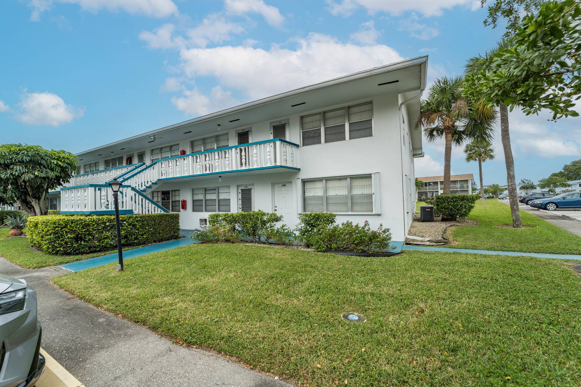 156 Berkshire G, West Palm Beach, FL 33417 Corner unit