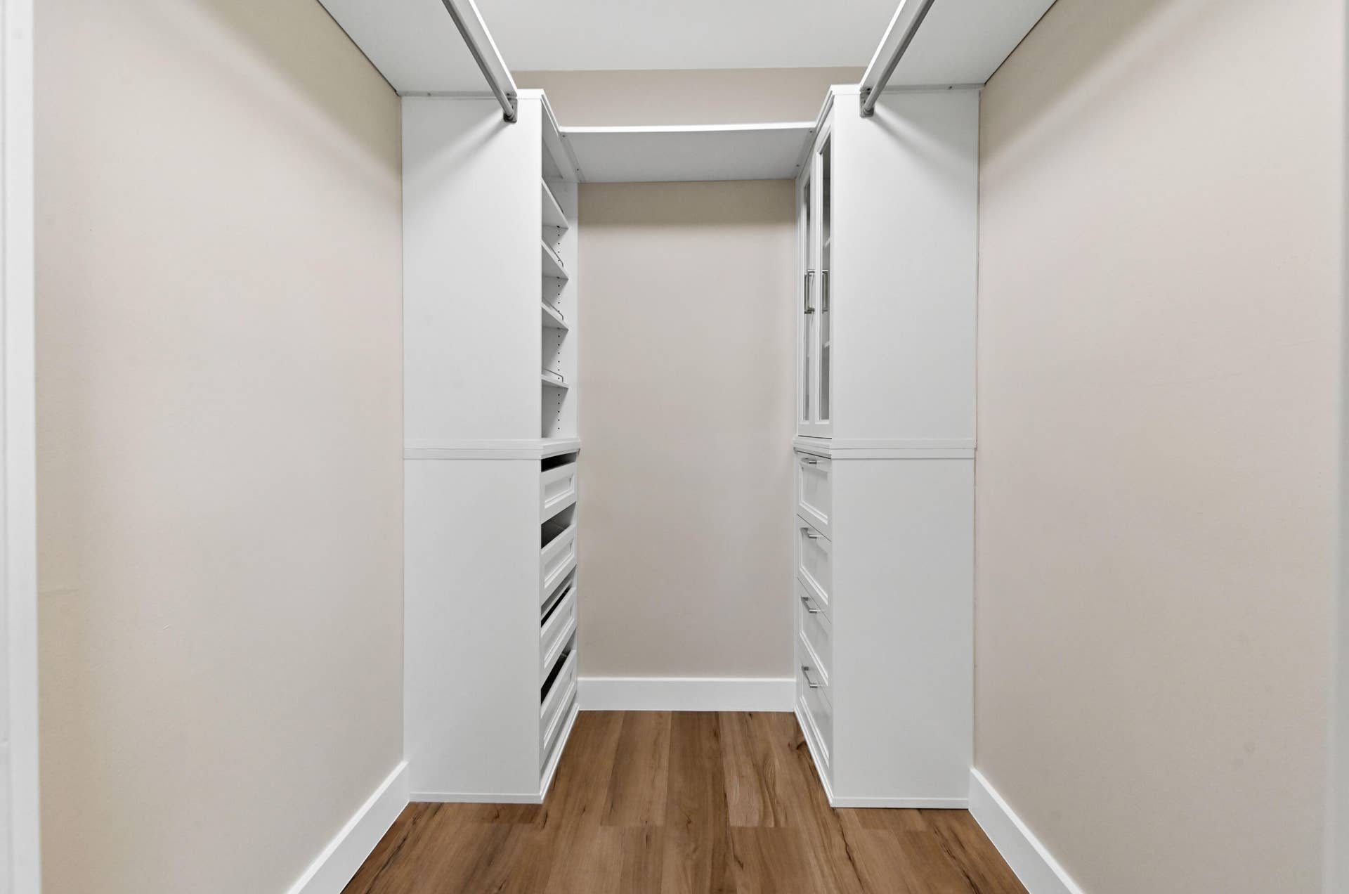 21 Closet 01