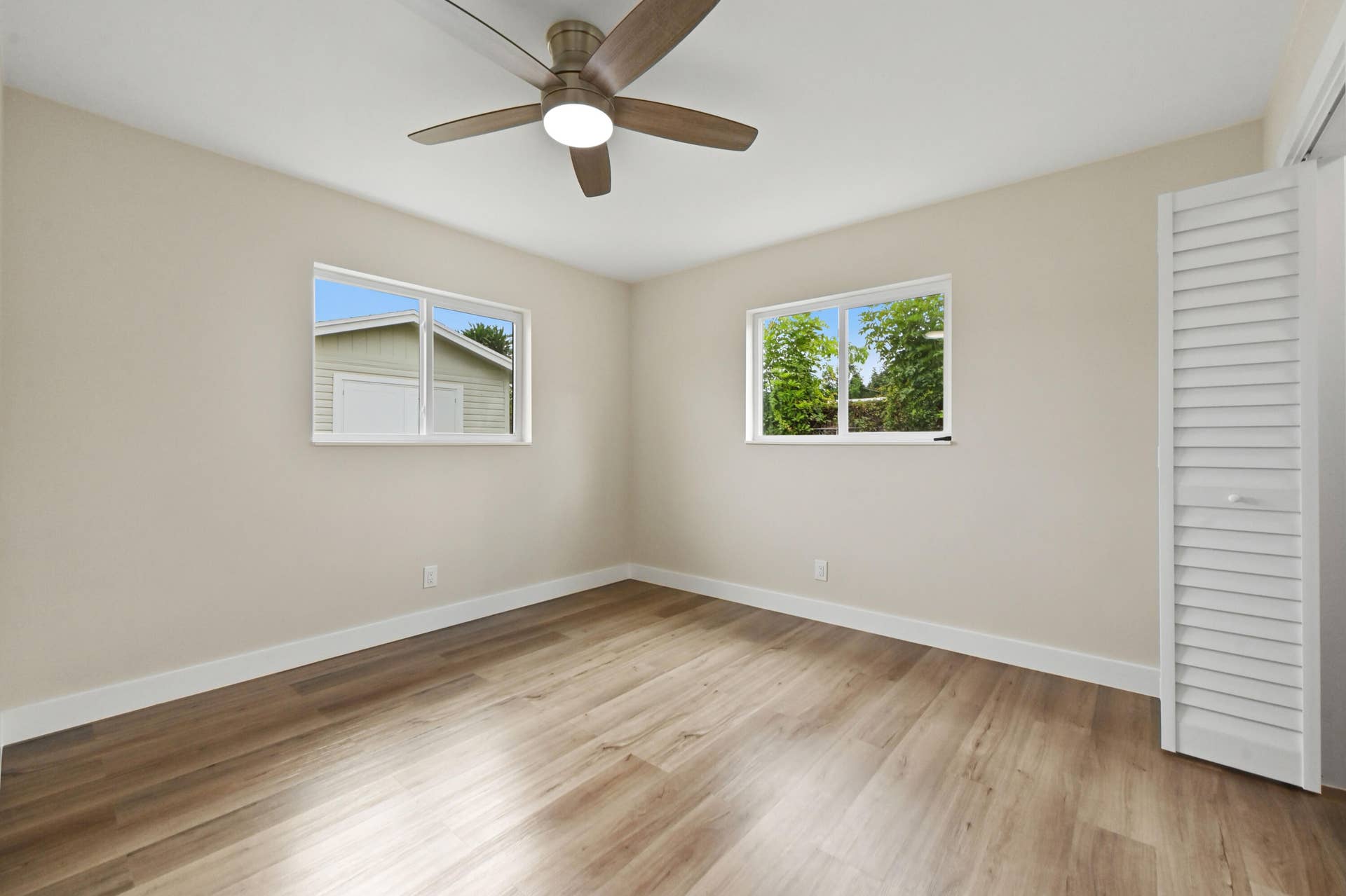 22 Bedroom 03