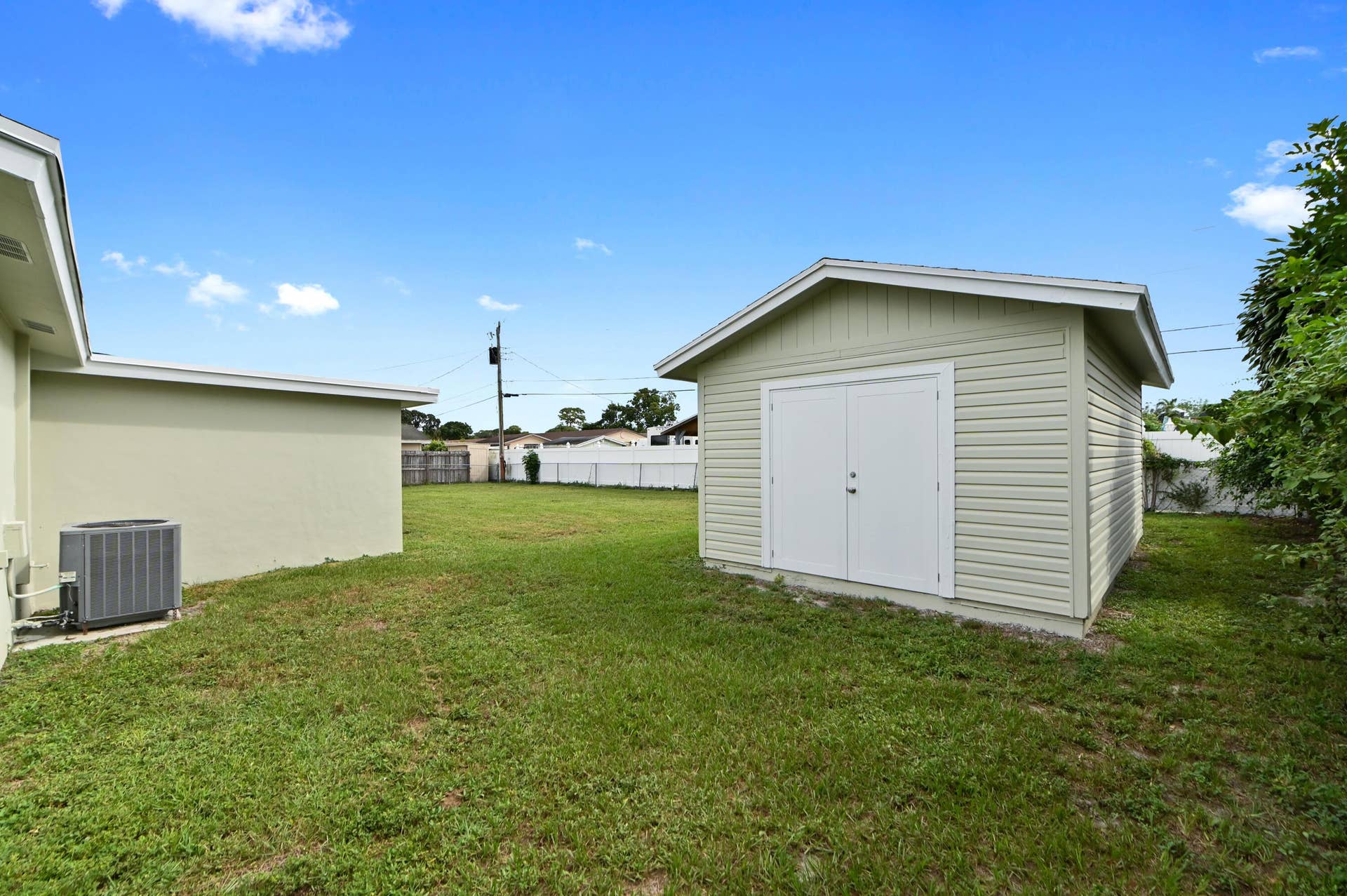 34 backyard 03