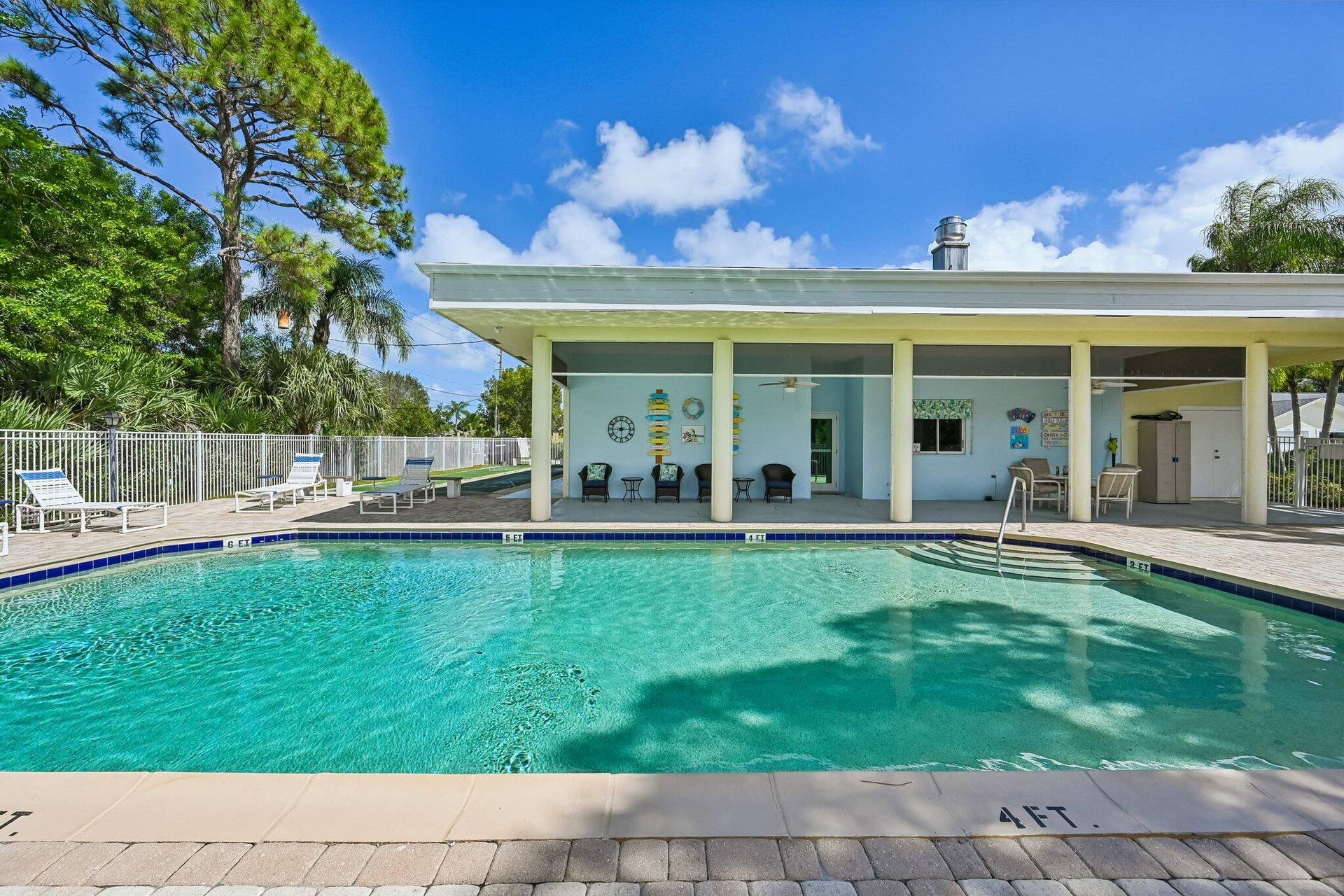 Club Pool