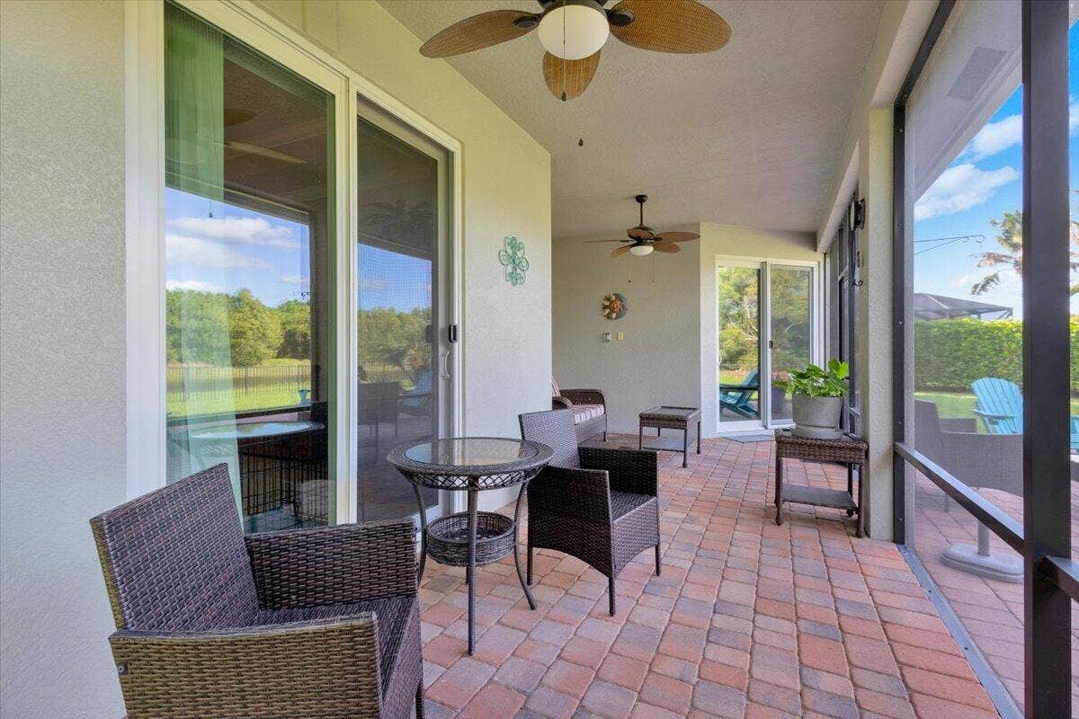 Screened in Covered Lanai
