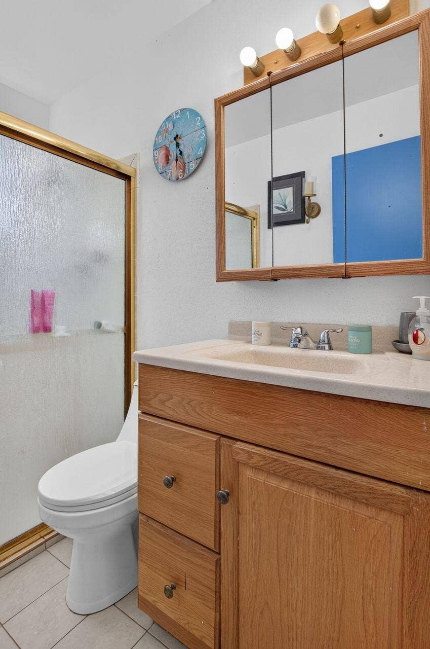 731 SW 1st Court, Boynton Beach, FL 33426 Bathroom