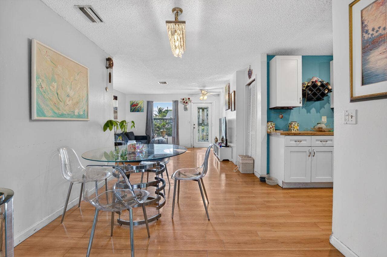 731 SW 1st Court, Boynton Beach, FL 33426 Dining