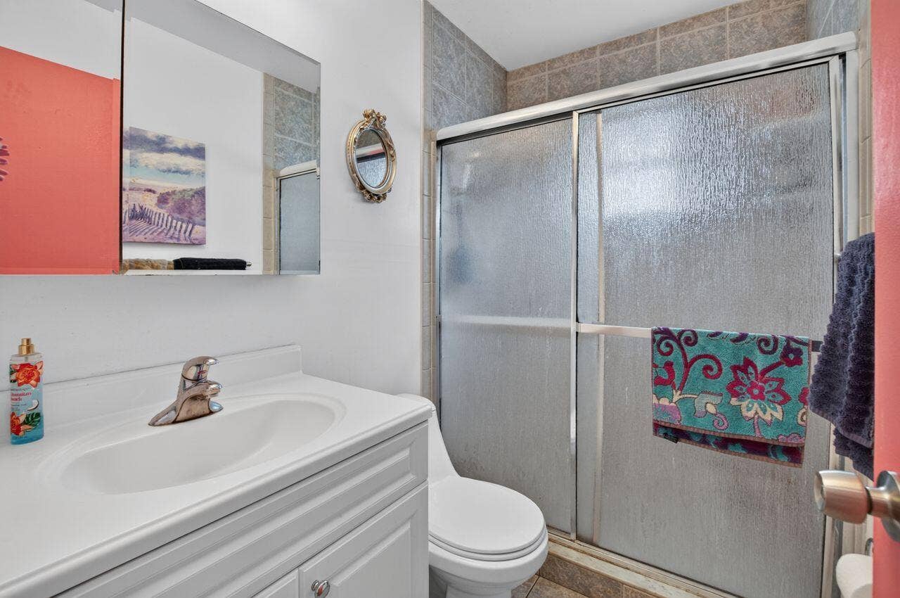 731 SW 1st Court, Boynton Beach, FL 33426 Bathroom
