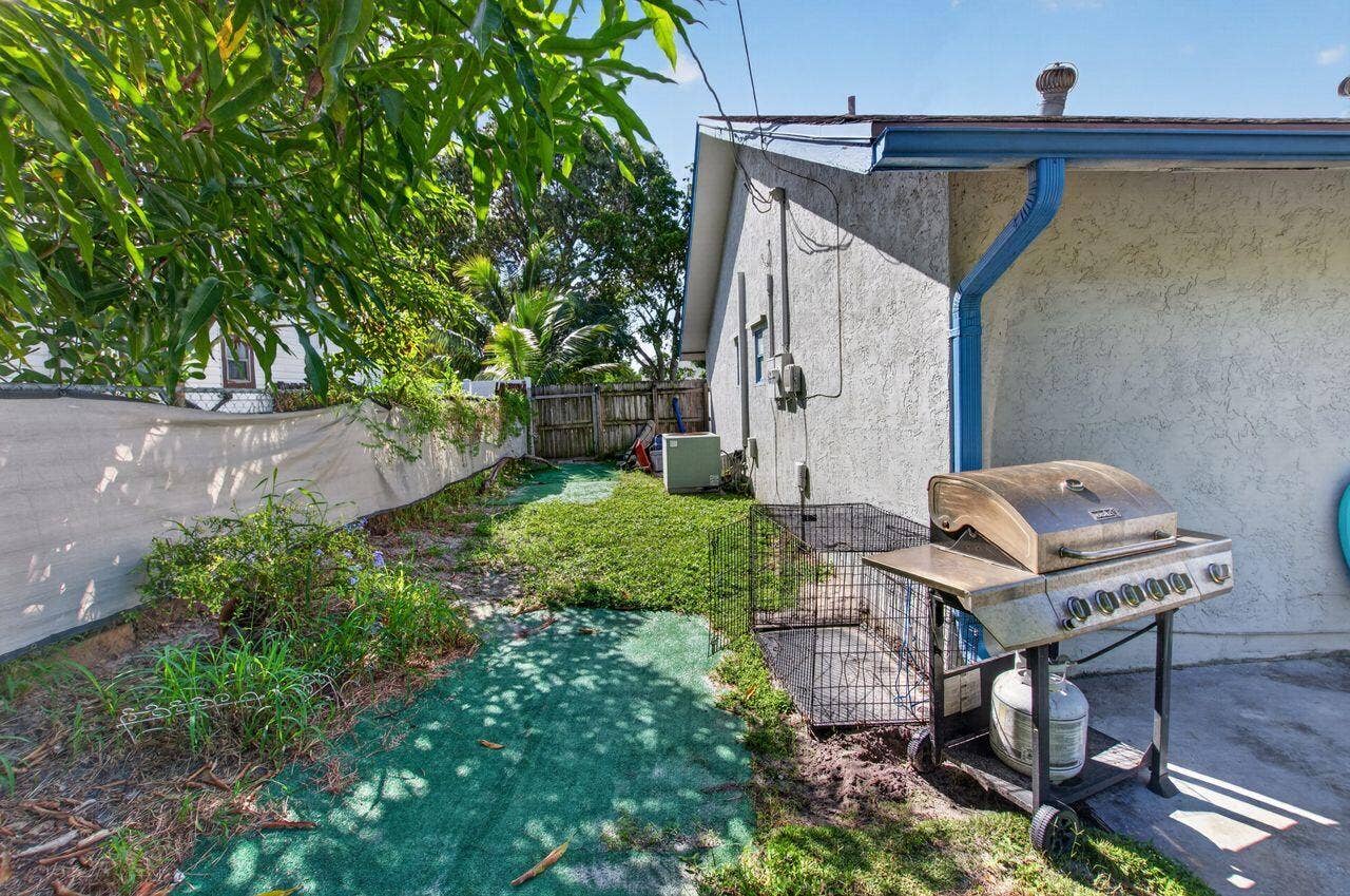 731 SW 1st Court, Boynton Beach, FL 33426 Backyard