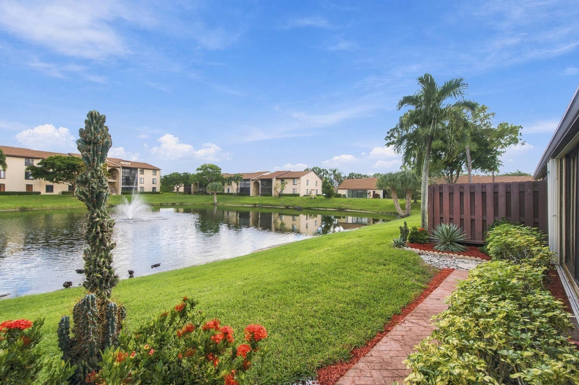 612 Sea Pine Way, #C, Greenacres, FL 33415 Yard