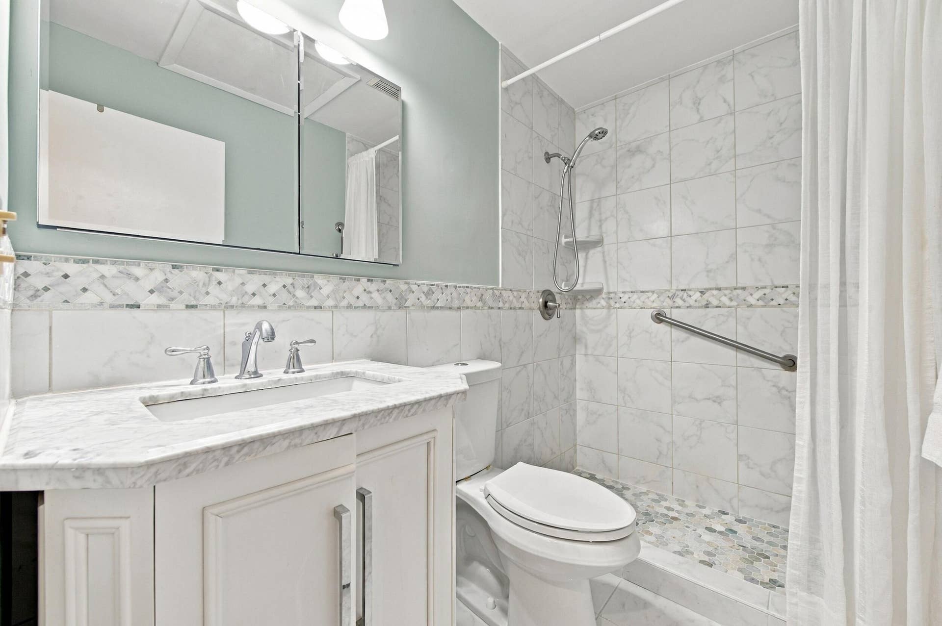 612 Sea Pine Way, #C, Greenacres, FL 33415 Primary bathroom