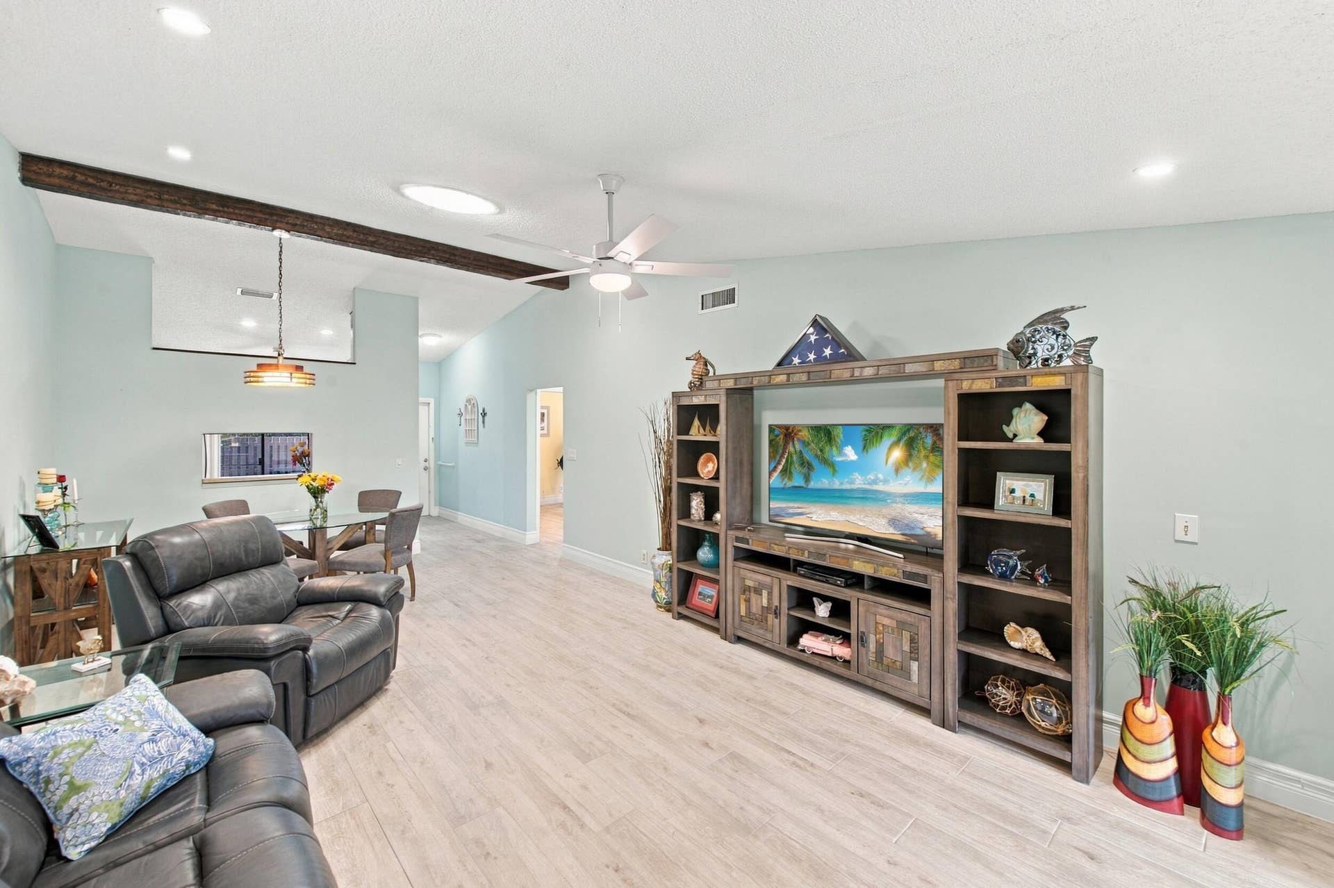 612 Sea Pine Way, #C, Greenacres, FL 33415 Living room